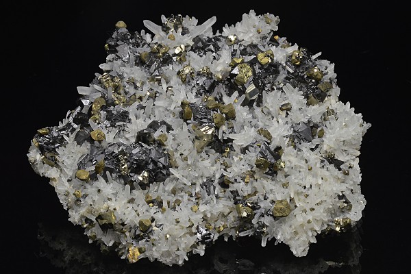 Quartz, Sphalerite, Chalcopyrite, Pyrite