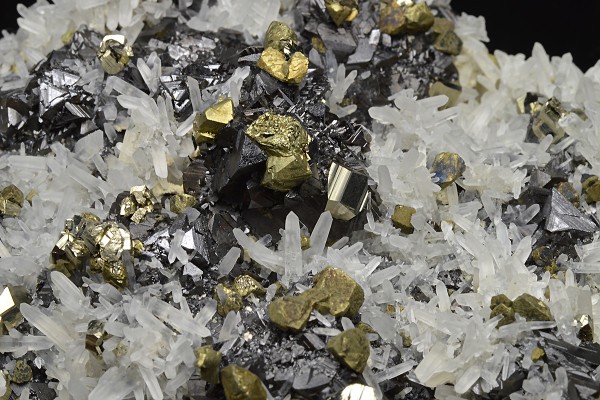 Quartz, Sphalerite, Chalcopyrite, Pyrite