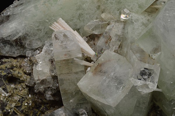 Apophyllite, Scolecite