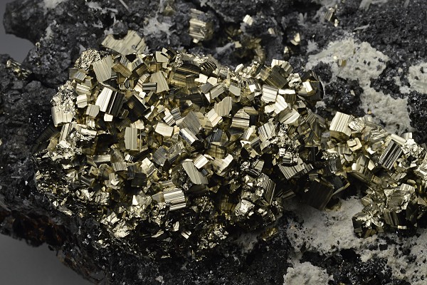 Pyrite on Sphalerite, Quartz