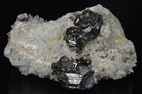 Cleiophane, Galena, Chalcopyrite, Quartz