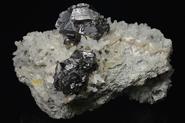 Cleiophane, Galena, Chalcopyrite, Quartz
