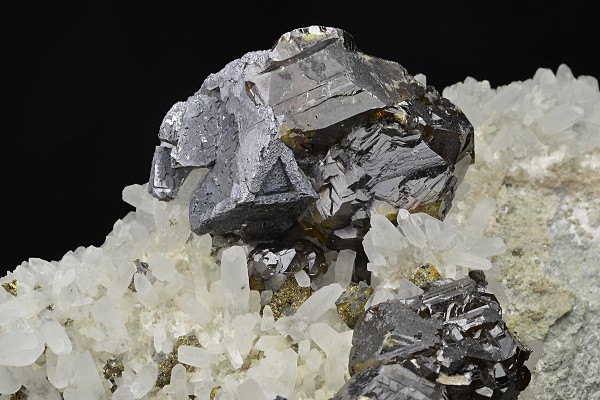 Cleiophane, Galena, Chalcopyrite, Quartz