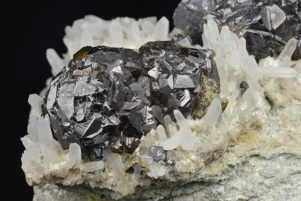 Cleiophane, Galena, Chalcopyrite, Quartz