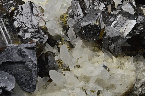 Cleiophane, Galena, Chalcopyrite, Quartz