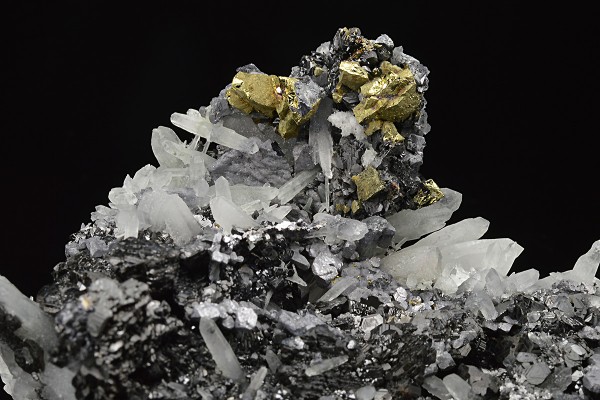 Thin Galena plates, Sphalerite, Quartz, Chalcopyrite