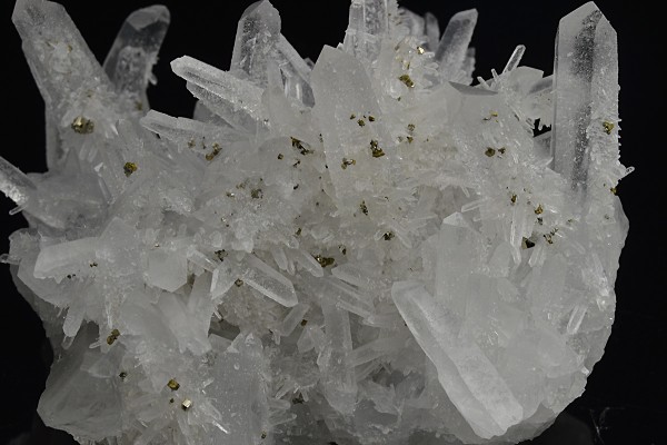 Quartz with Chalcopyrite inclusions