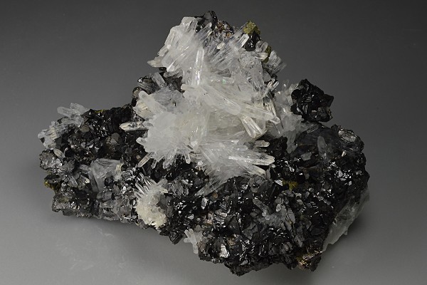Sphalerite, Quartz, Chalcopyrite