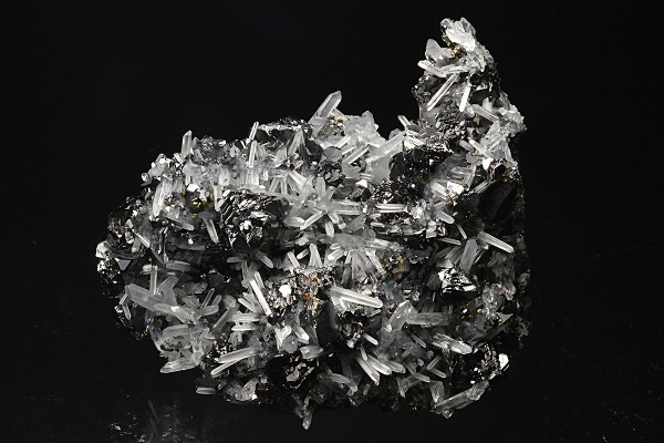 Quartz on Sphalerite, Chalcopyrite