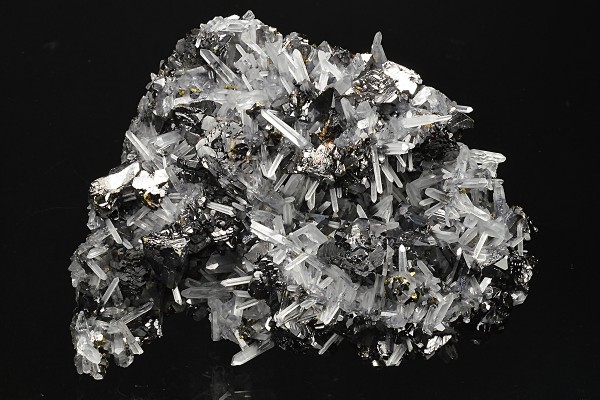 Quartz on Sphalerite, Chalcopyrite