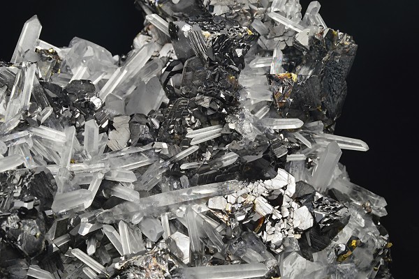 Quartz on Sphalerite, Chalcopyrite