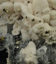 Manganoan Calcite on Quartz, Chalcopyrite