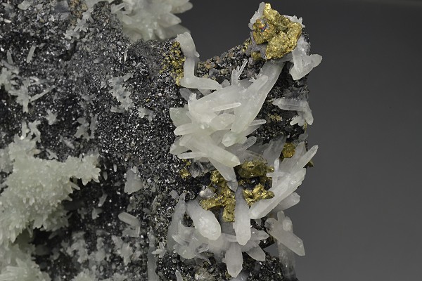 Quartz on Sphalerite, Chalcopyrite, Pyrite, Galena