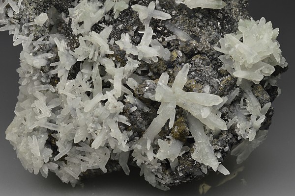 Quartz on Sphalerite, Chalcopyrite, Pyrite, Galena
