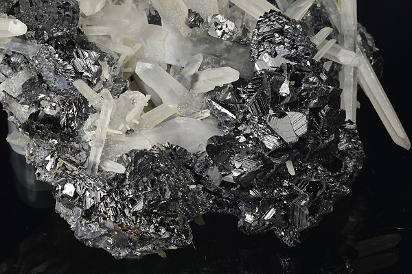 Sphalerite, Quartz
