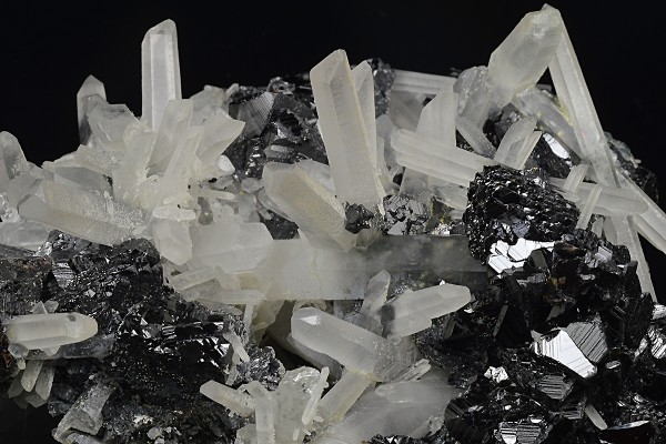 Sphalerite, Quartz