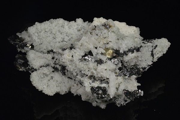 Pyrite, Quartz, Sphalerite, thin Galena plates