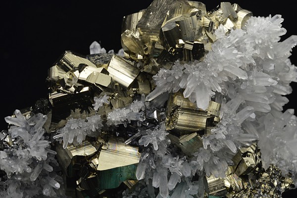Quartz on Pyrite, Sphalerite
