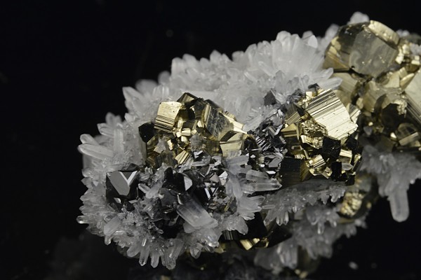 Quartz on Pyrite, Sphalerite