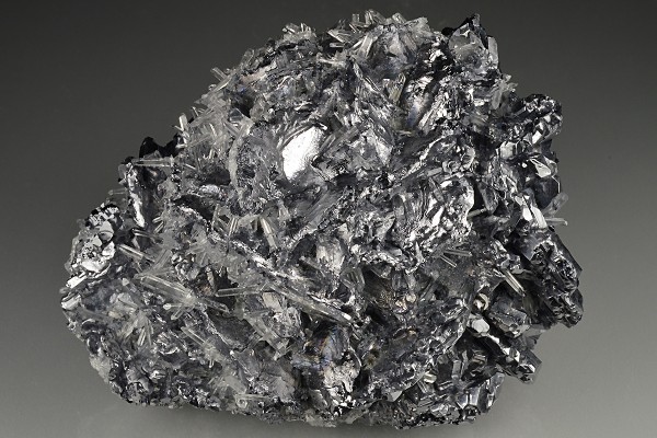 Quartz, spinel law twin Galena