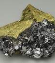 Sphalerite tetrahedrons on Chalcopyrite