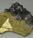 Sphalerite tetrahedrons on Chalcopyrite