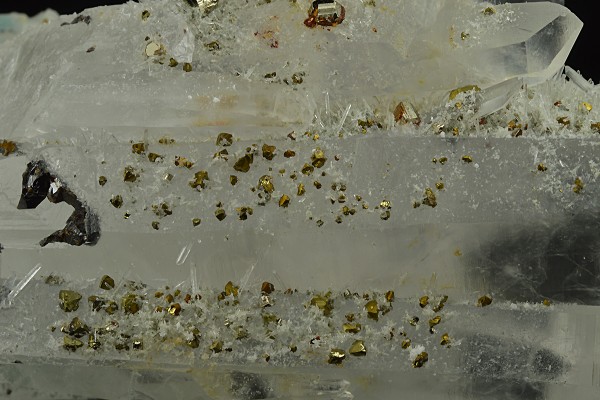 Quartz with Chalcopyrite, Pyrite inclusions