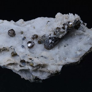 Cleiophane on Quartz