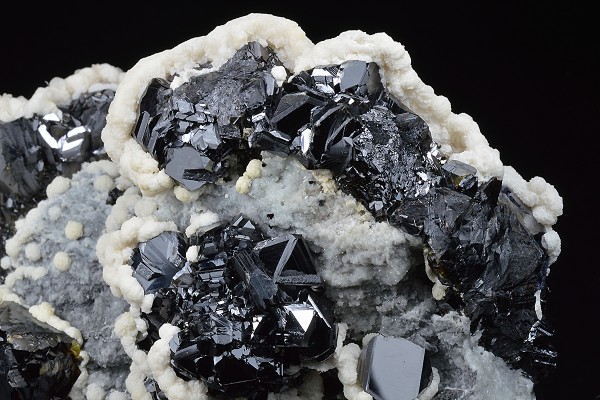 Sphalerite, Calcite