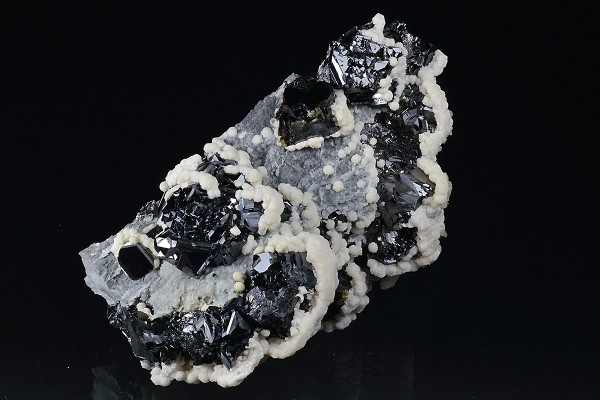 Sphalerite, Calcite