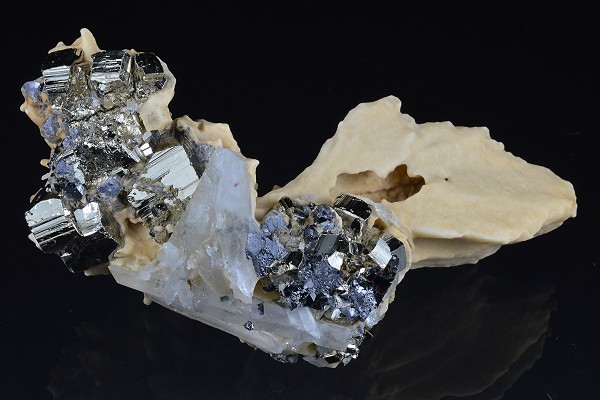 Pseudomorphous after Calcite, Pyrite, Quartz