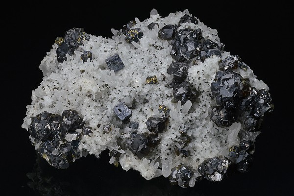 Cleiophane, Galena, Quartz, Chalcopyrite