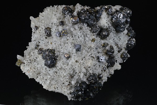 Cleiophane, Galena, Quartz, Chalcopyrite