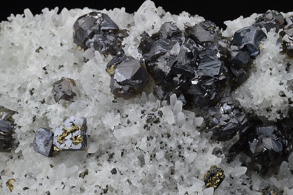 Cleiophane, Galena, Quartz, Chalcopyrite