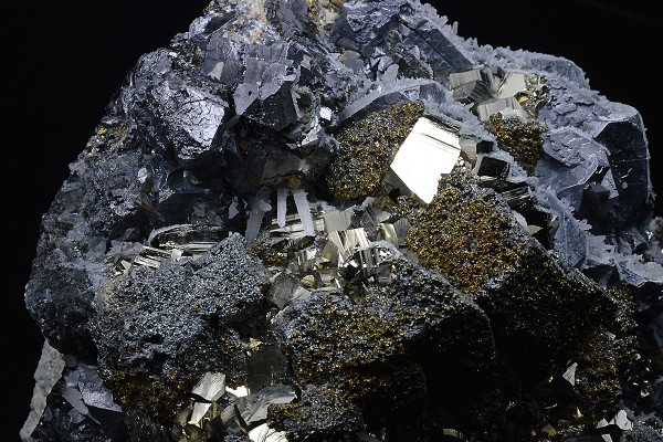 Truncated Galena, Chalcopyrite, Pyrite, Sphalerite, Quartz