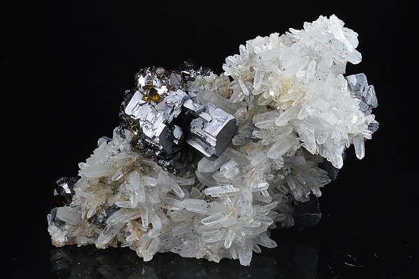Skeletal Galena, Cleiophane, Quartz, Chalcopyrite