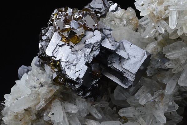 Skeletal Galena, Cleiophane, Quartz, Chalcopyrite
