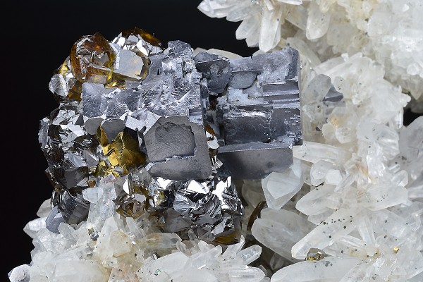 Skeletal Galena, Cleiophane, Quartz, Chalcopyrite