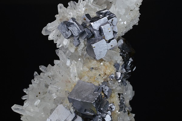 Skeletal Galena, Cleiophane, Quartz, Chalcopyrite