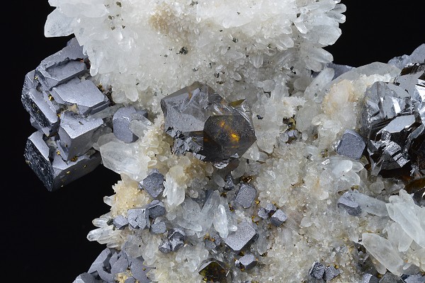 Skeletal Galena, Cleiophane, Quartz, Chalcopyrite