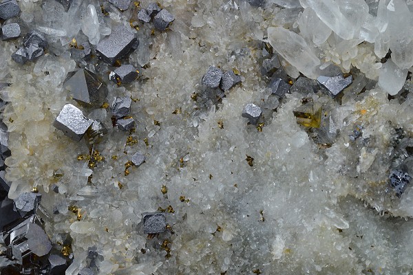 Skeletal Galena, Cleiophane, Quartz, Chalcopyrite