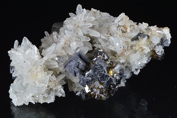Skeletal Galena, Cleiophane, Quartz, Chalcopyrite