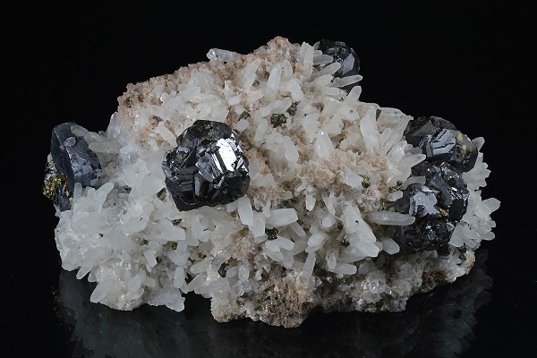 Cleiophane, Quartz, Galena, Chalcopyrite