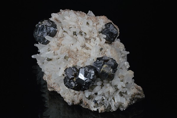 Cleiophane, Quartz, Galena, Chalcopyrite