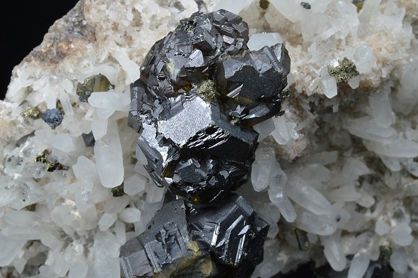 Cleiophane, Quartz, Galena, Chalcopyrite