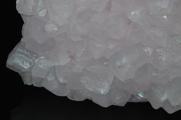 Manganoan Calcite