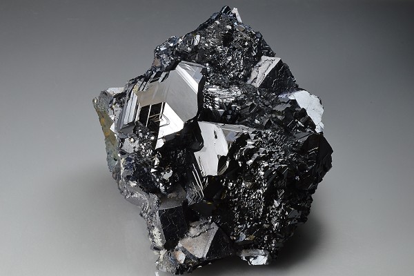 gem Sphalerite var.Cleiophane on twinned Galena