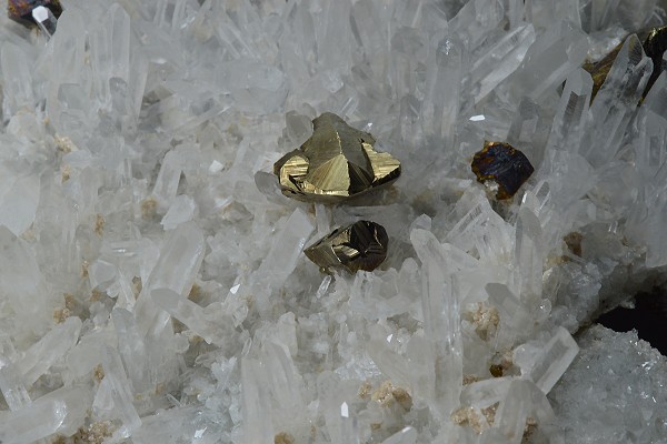 Quartz, Chalcopyrite, Sphalerite
