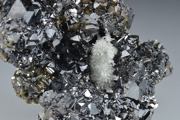 gem Sphalerite var.Cleiophane, Quartz