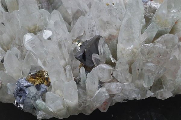 Quartz, Cleiophane, Pyrite, Chalcopyrite